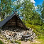 Chalet Aajatieva Wilderness & *